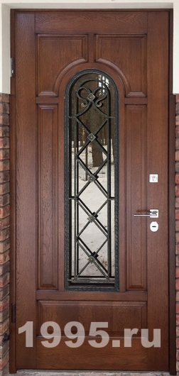 Установленная дверь